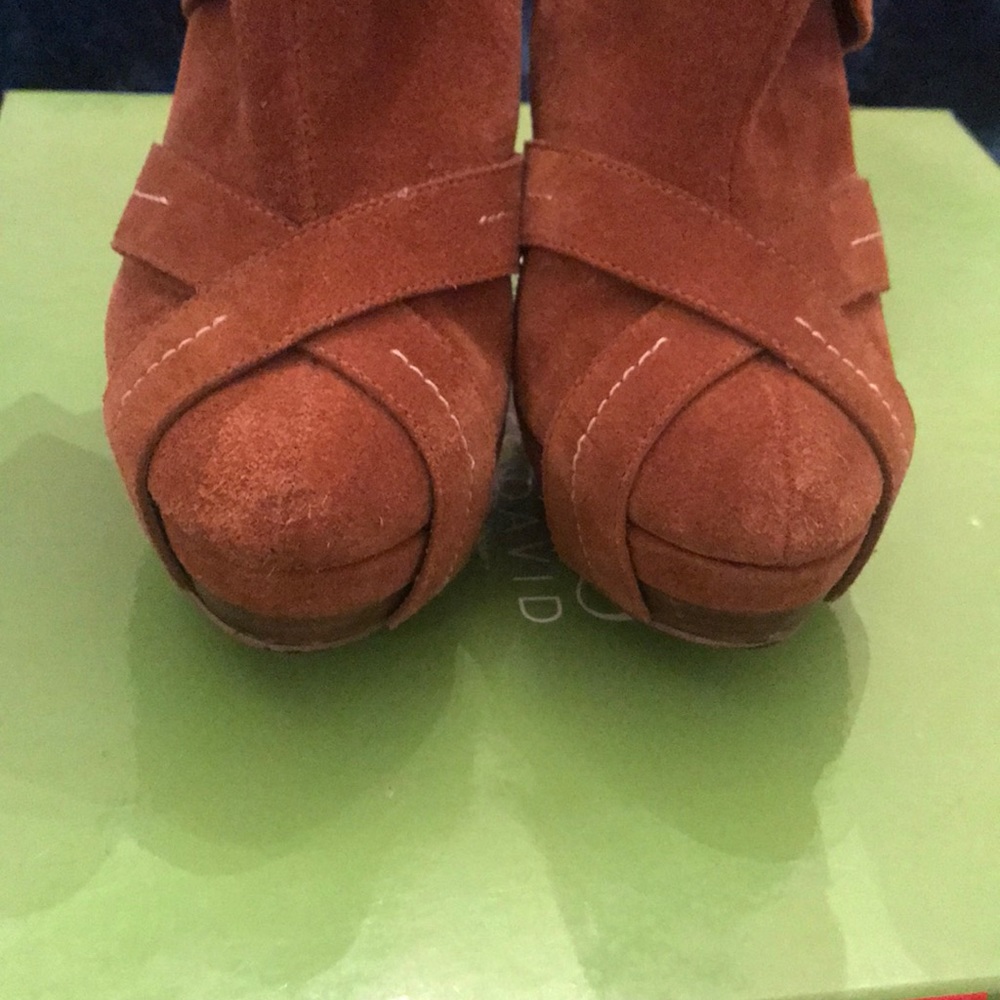 Boots - Picture 4 of 6